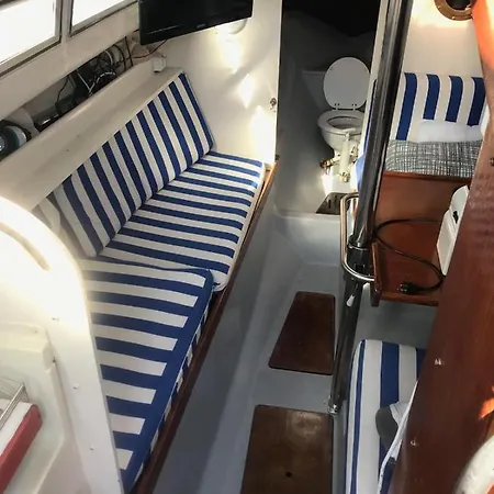 Havre De Paix 보트호텔 르아브르